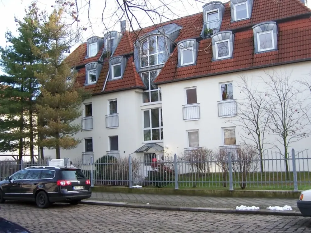 LEUTZSCH, 2-Zi-Wohnung mit Bad, Abstellraum, Balkon in ruhiger, grüner Lage
