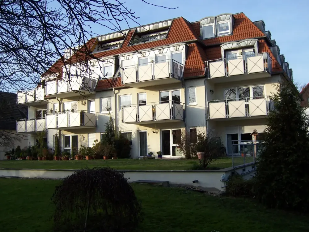 LEUTZSCH, 2-Zi-Wohnung mit Bad, Abstellraum, Balkon in ruhiger, grüner Lage