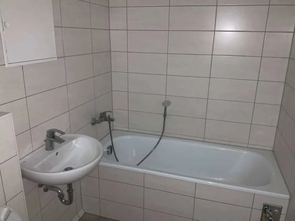 Grünau-Ost: 2 Raumwohnung mit Balkon sucht dich!