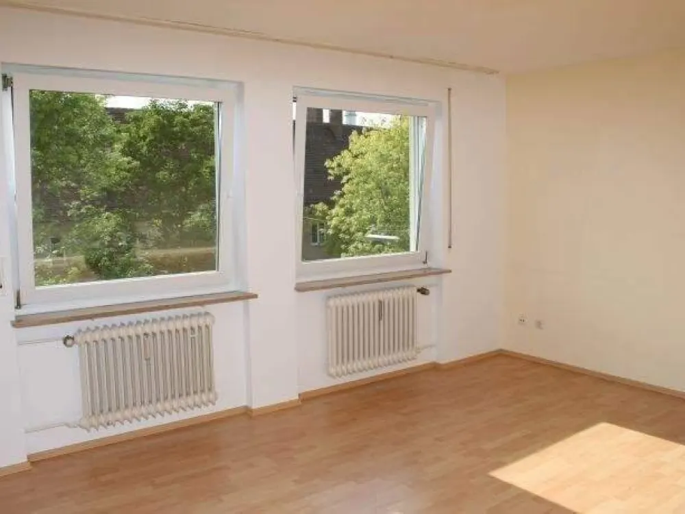 Ruhige, sonnige 1-Zimmer-Wohnung im 3. Stock
