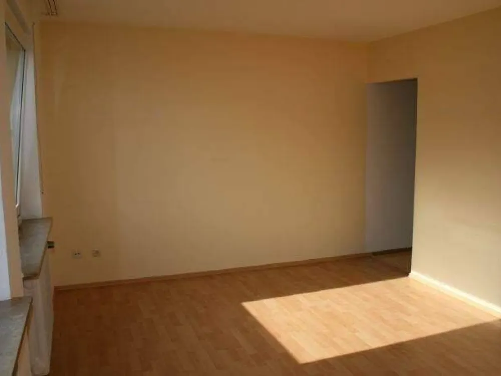Ruhige, sonnige 1-Zimmer-Wohnung im 3. Stock