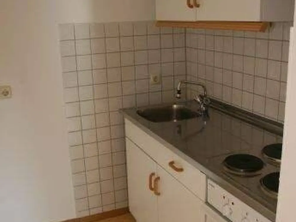 Ruhige, sonnige 1-Zimmer-Wohnung im 3. Stock