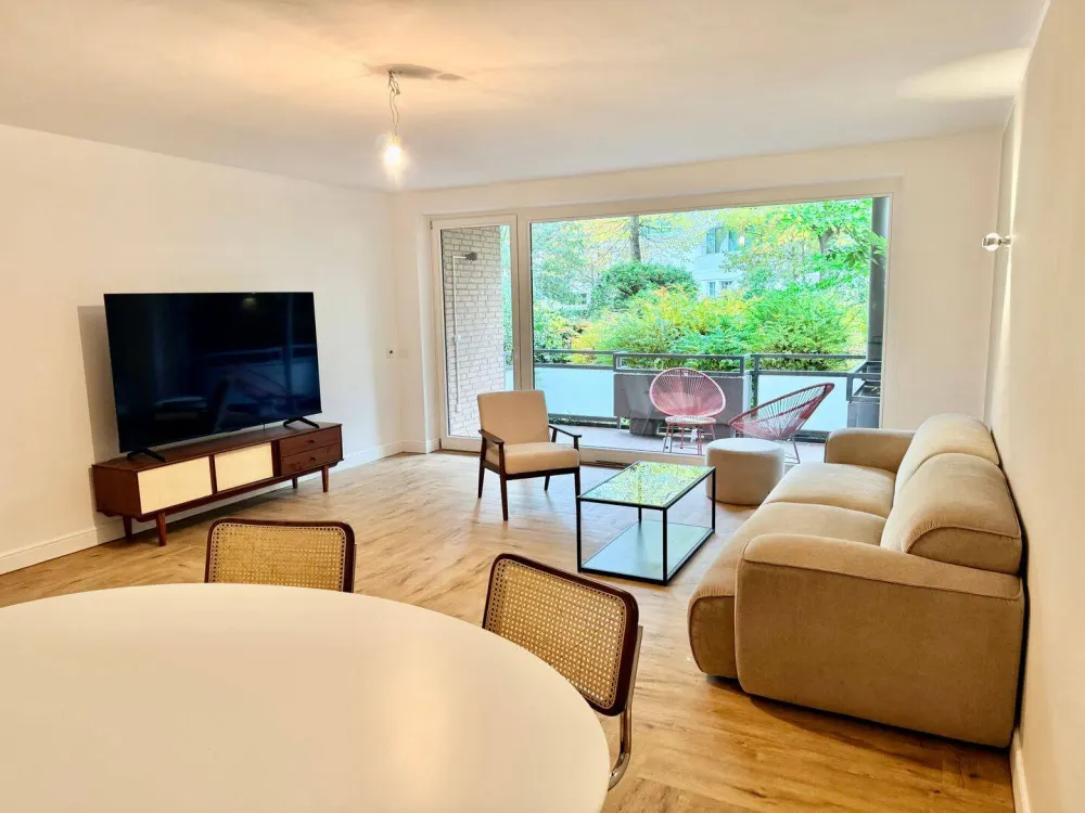 First Occupancy After Renovation! 3-Room Apartment in Harvestehude