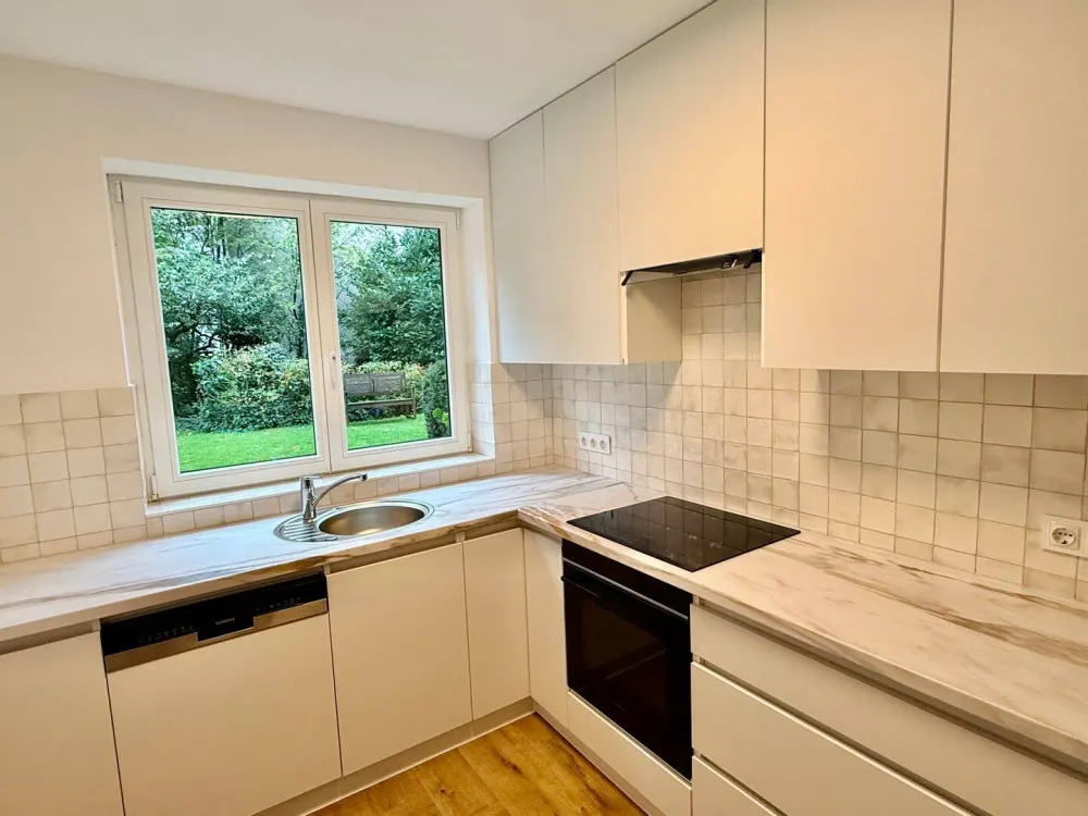 First Occupancy After Renovation! 3-Room Apartment in Harvestehude