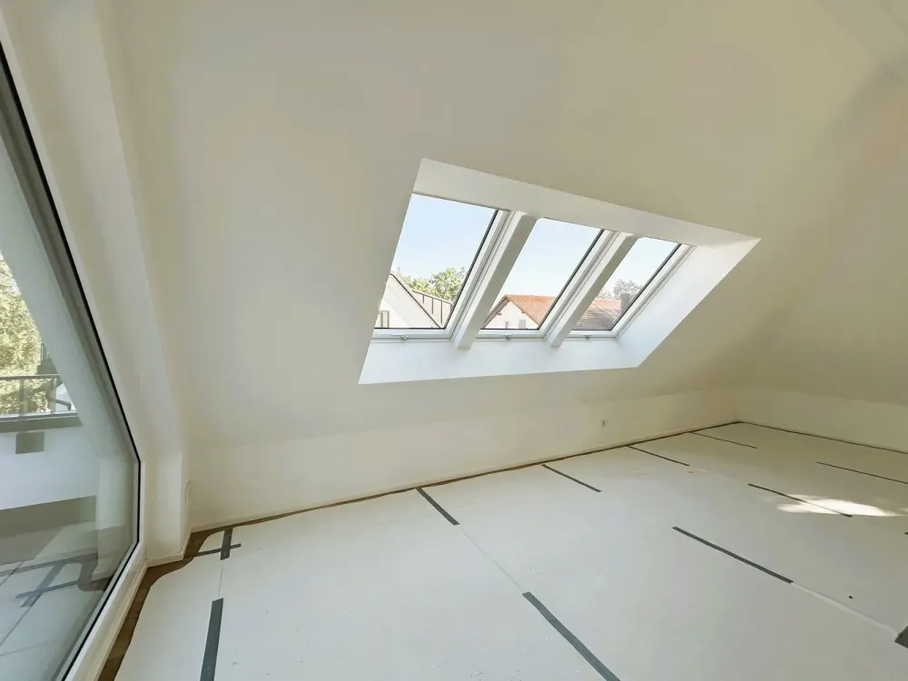 Neubau-Erstbezug: Helle 3-Zi. PREMIUM-DG-Wohnung mit über 3m Deckenhöhe und Dachterrasse