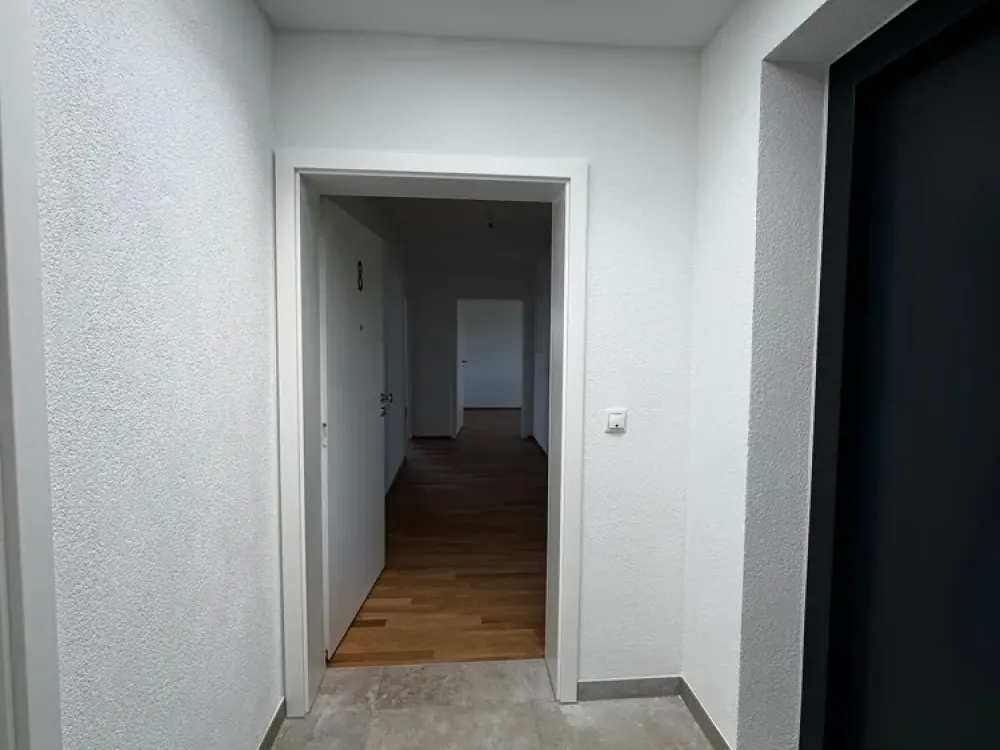Erstbezug, hochwertige barrierefreie Neubauwohnung mit Klimaanlage, Balkon & Glasfaser