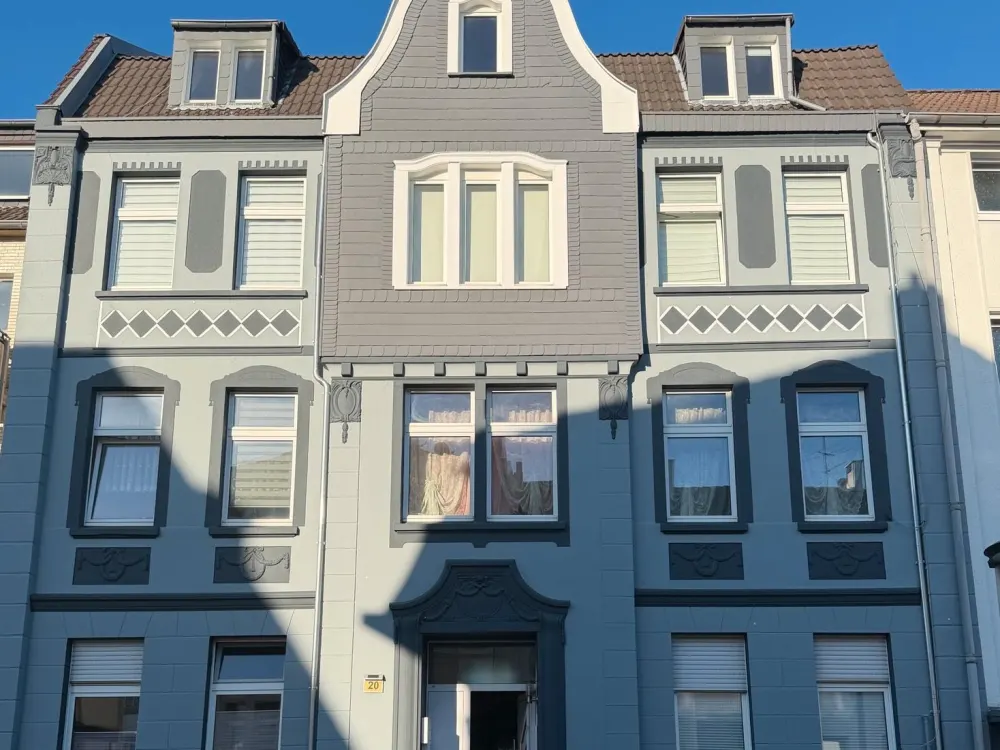 Helle 3-Zimmer-Altbauwohnung (93 m²) mit zusätzlichem Speicher