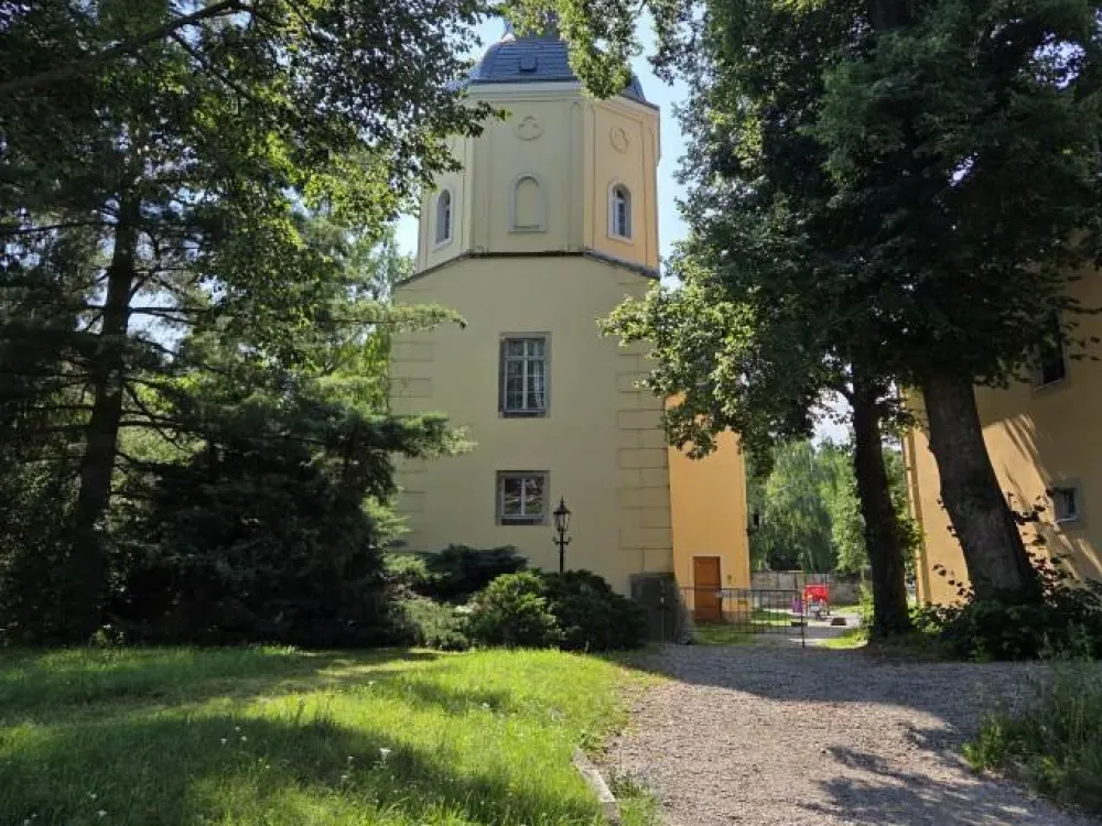 Stilvolle und wunderschöne Wohnung unterm Schloss-Dach!