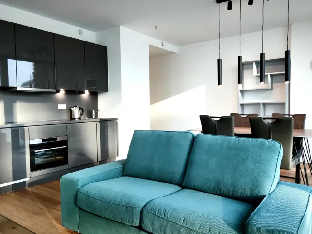 Vollmöblierte Luxuswohnung mit großartiger Terrasse und Skylineblick