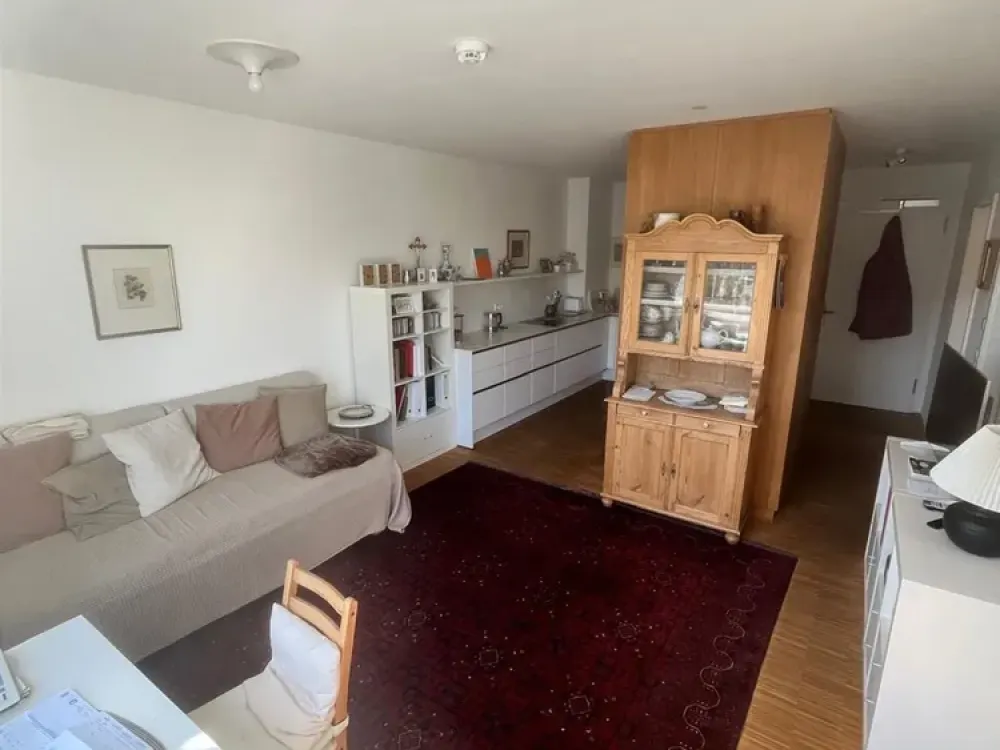 Helle 2-Zimmer-Wohnung mit Balkon und moderner Einbauküche