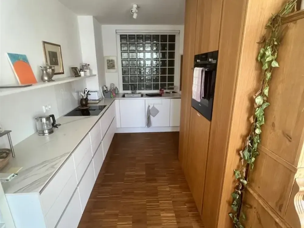 Helle 2-Zimmer-Wohnung mit Balkon und moderner Einbauküche