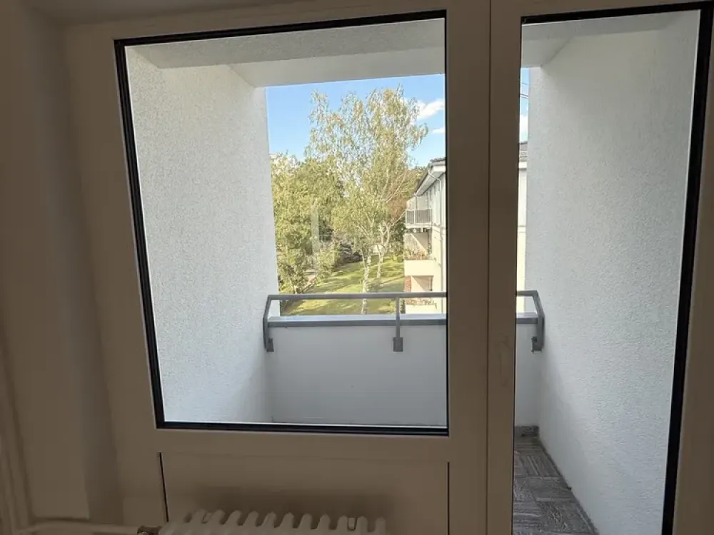 Sanierte 4- Zimmerwohnung mit Balkon in den Ortler Gärten