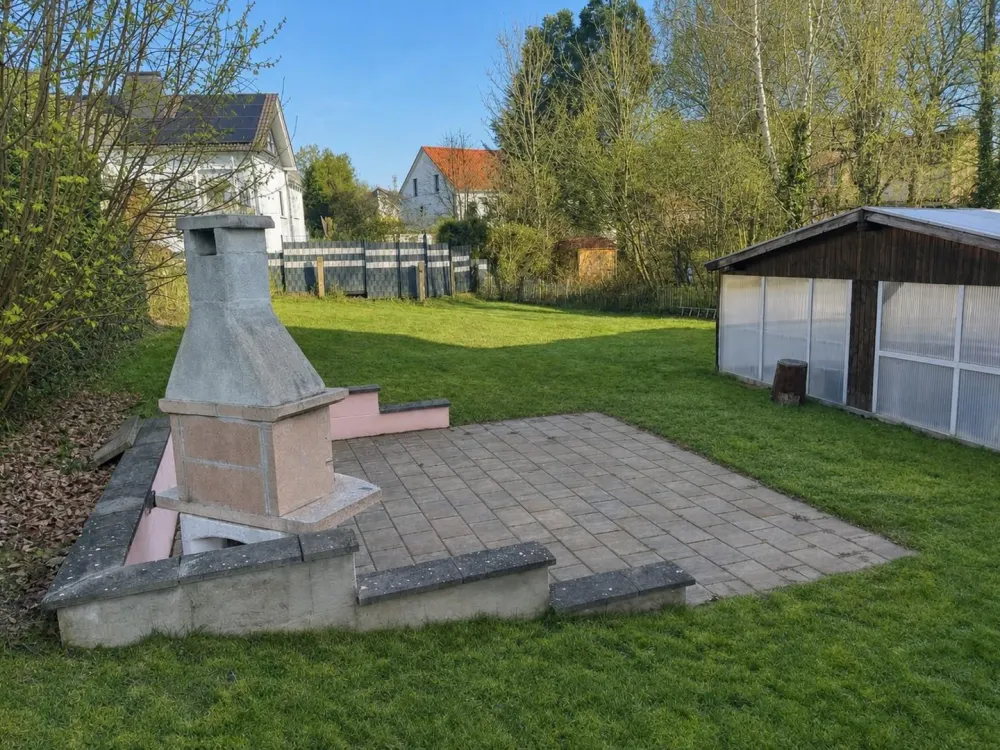 95 m² DG-Wohnung | neue EBK, Vollbad, Gäste-WC & Garten in Neuberg-Ravolzhausen