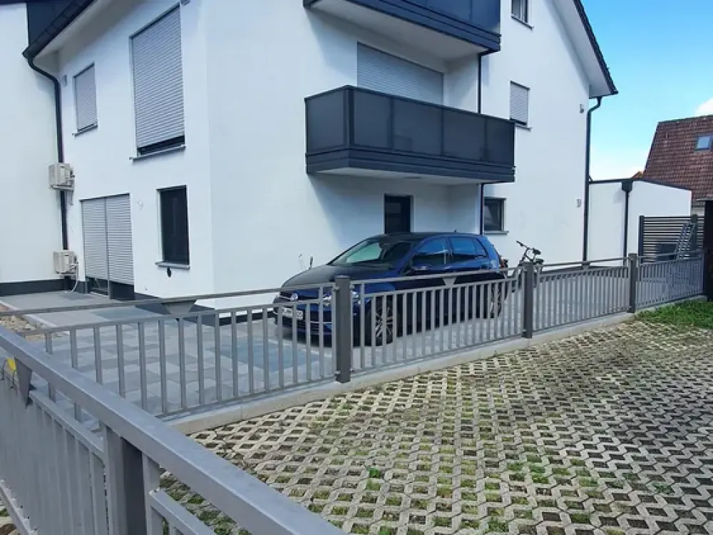 Fixed-term 1-5 years, Charming 3-room apartment near U6. First occupancy, sunny, air conditioning, balcony, fitted kitchen, garage