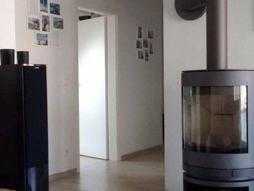 Moderne 3-Zimmer-Dachgeschosswohnung mit Schwedenofen, Balkon & hochwertiger Ausstattung
