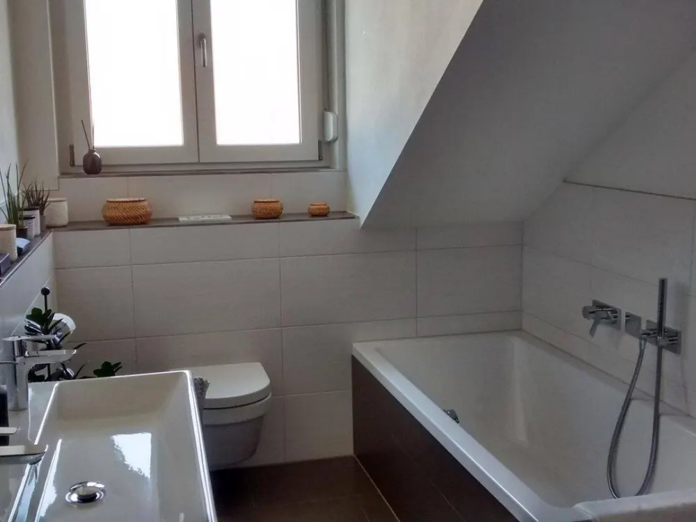 Moderne 3-Zimmer-Dachgeschosswohnung mit Schwedenofen, Balkon & hochwertiger Ausstattung