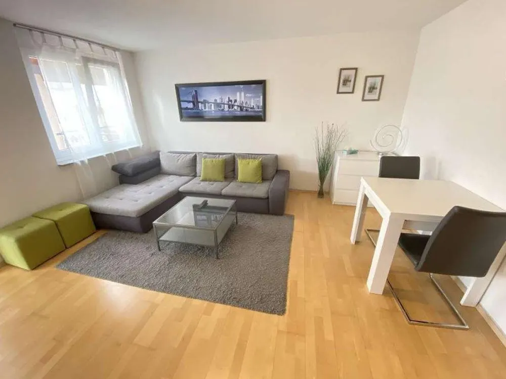 1,5-Zimmer-Wohnung mit großem Balkon & Weitblick in Sindelfingen