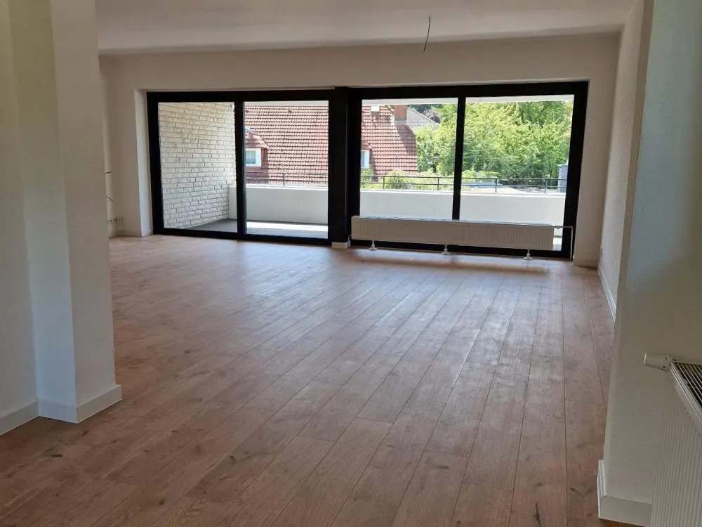 Kernsanierte 3-Zimmer Wohnung 120qm mit Balkon Isernhagen