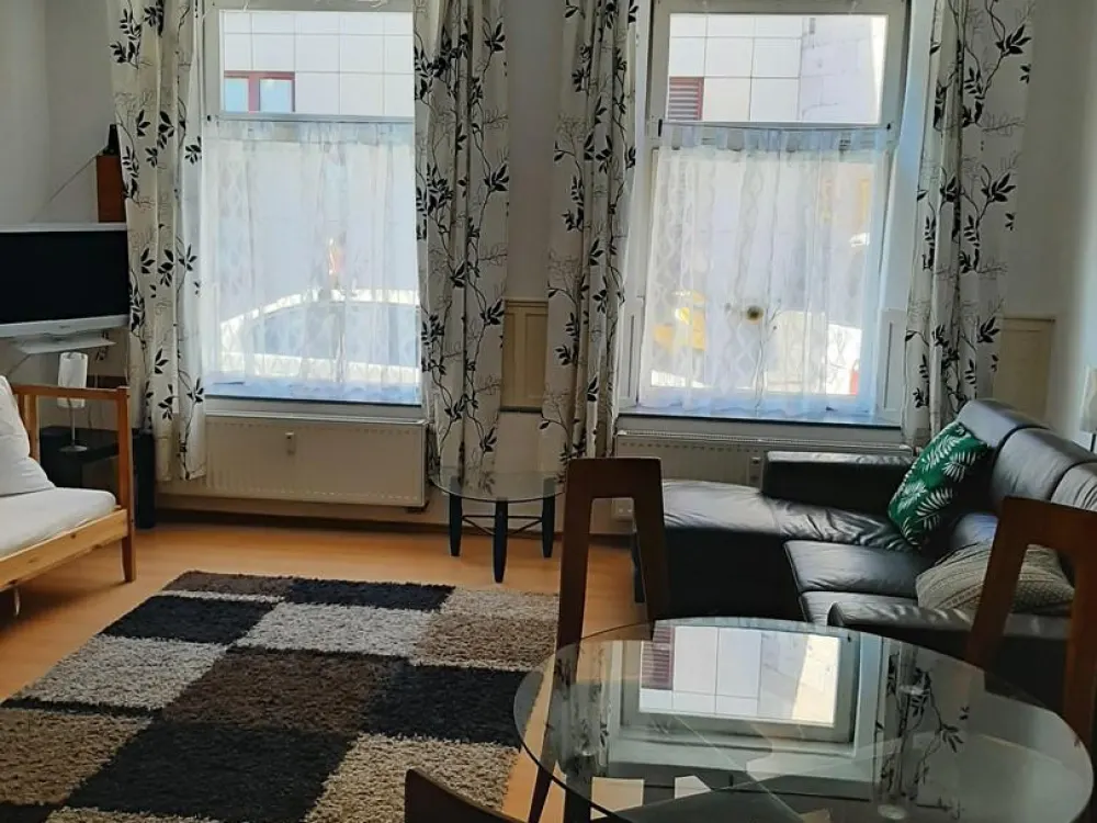2-Zimmerwohnung teilmöbliert ca. 60 m² im EG mit Wohnraumküche und Freisitz