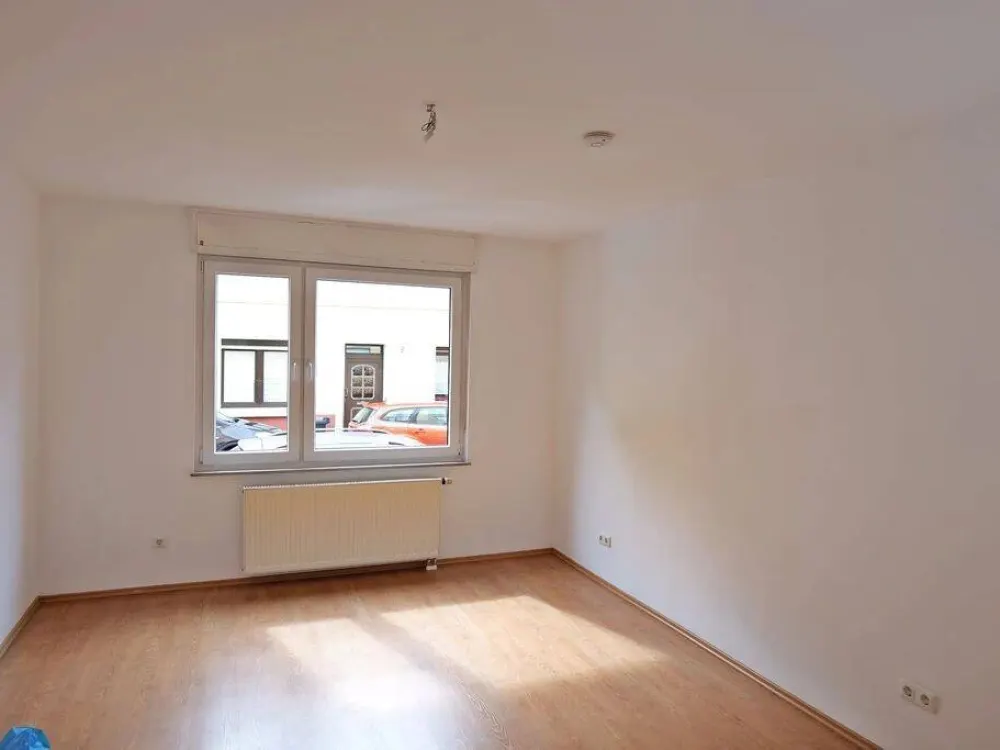 Nippes; Renovierte 2-Zimmer Balkonwohnung im Hochparterre!
