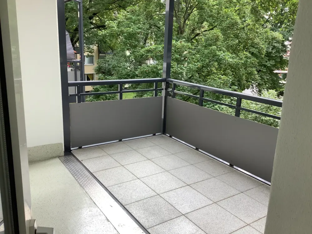 Finally Home: Individual 2-Room Apartment Modernized