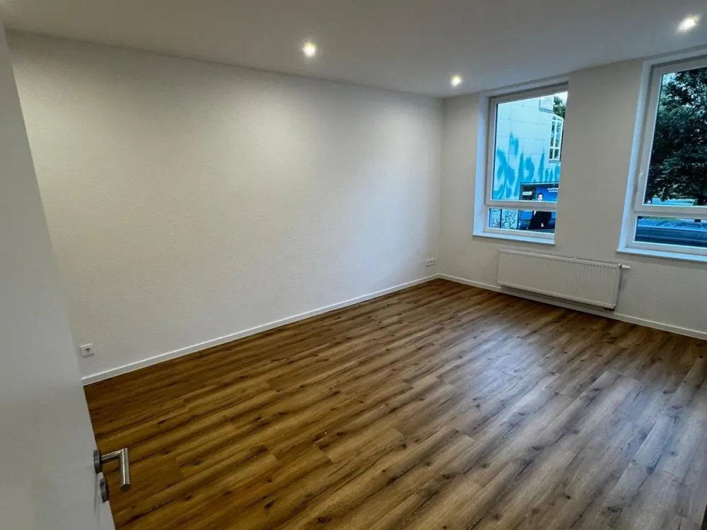 Large Shared Apartment Room (21 m²) | First Occupancy After Renovation