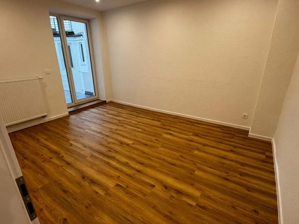 Large Shared Apartment Room (21 m²) | First Occupancy After Renovation