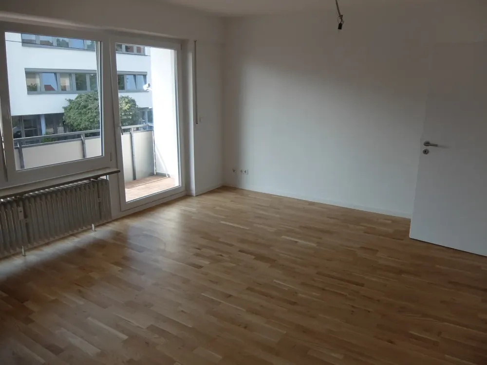 Helle 2-Zimmer-Wohnung mit Balkon im 1. OG in Stuttgart-Vaihingen