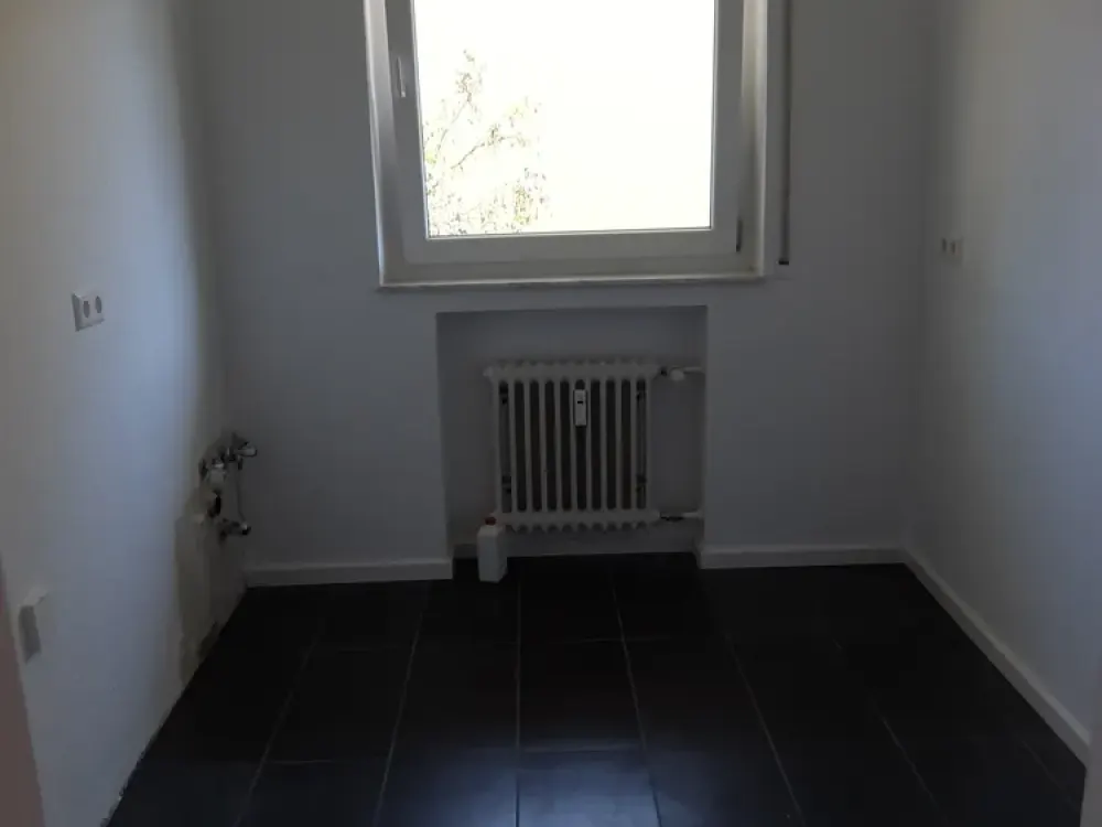 Helle 2-Zimmer-Wohnung mit Balkon im 1. OG in Stuttgart-Vaihingen