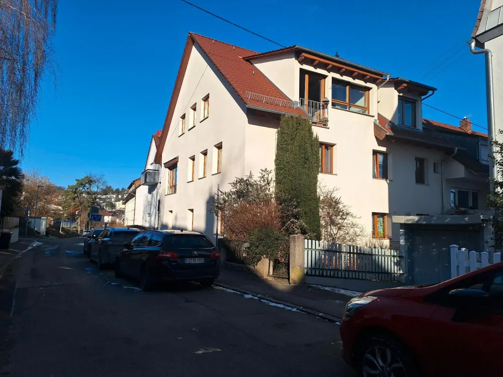 WG geeignete Wohnung in ruhiger Lage, neu saniert.