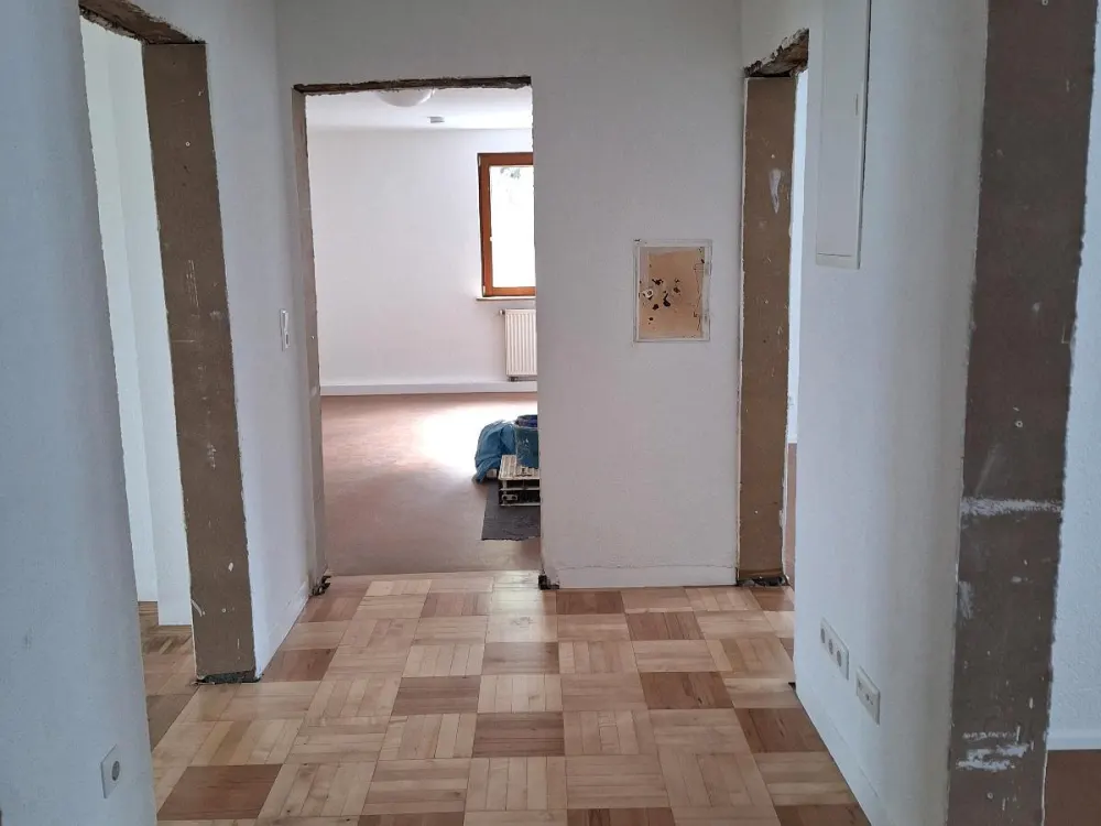 WG geeignete Wohnung in ruhiger Lage, neu saniert.