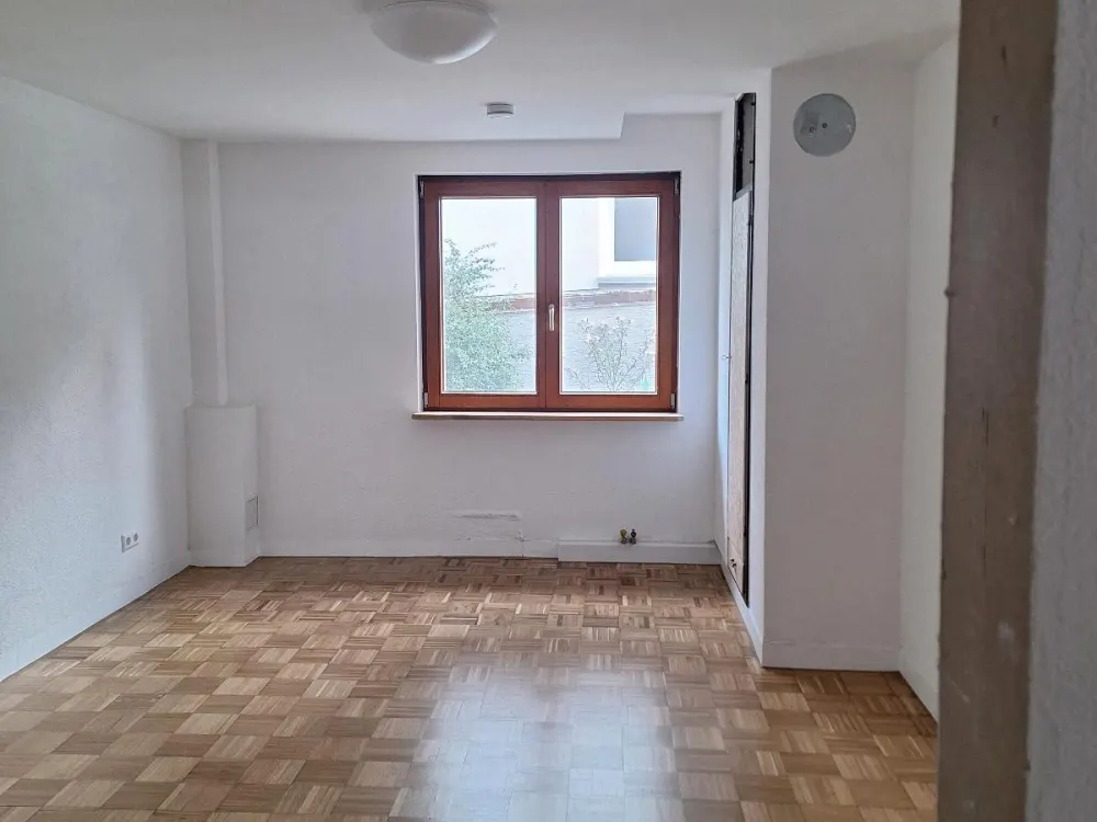 WG geeignete Wohnung in ruhiger Lage, neu saniert.