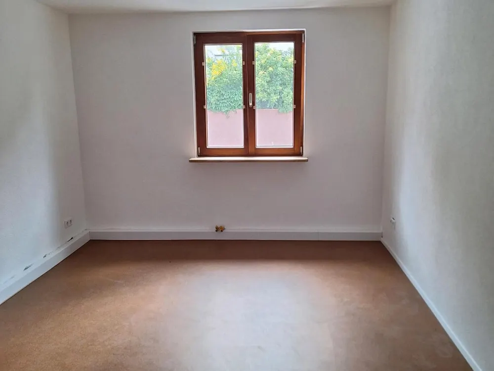WG geeignete Wohnung in ruhiger Lage, neu saniert.