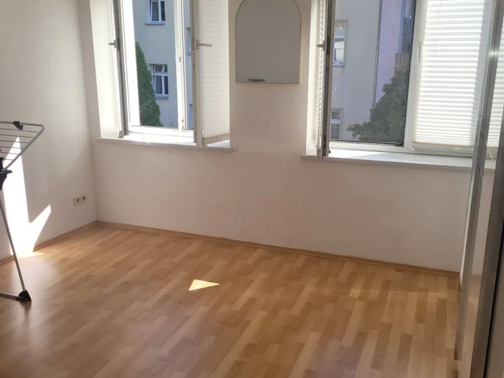 Schönefeld - tolle 4-Raum-Hinterhauswohnung der besonderen Art mit Wanne, GästeWC & Fußbodenheizung