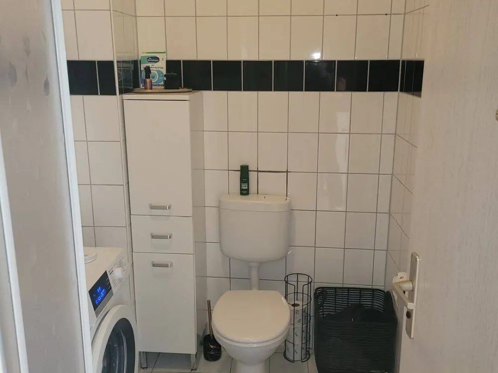 Schönefeld - tolle 4-Raum-Hinterhauswohnung der besonderen Art mit Wanne, GästeWC & Fußbodenheizung