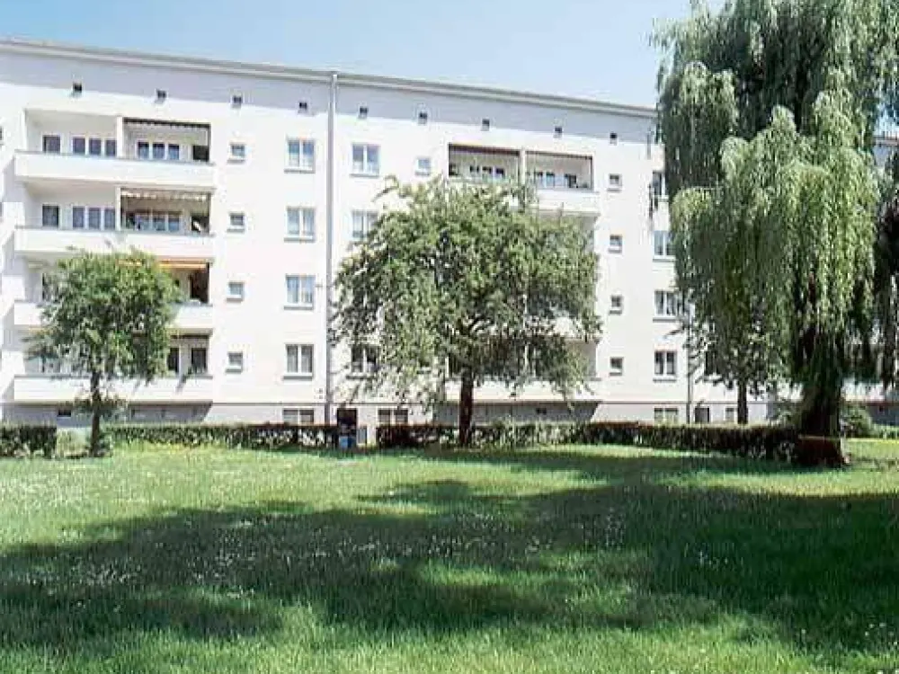 Frisch renovierte 3 Raumwohnung mit Balkon wartet auf Sie!