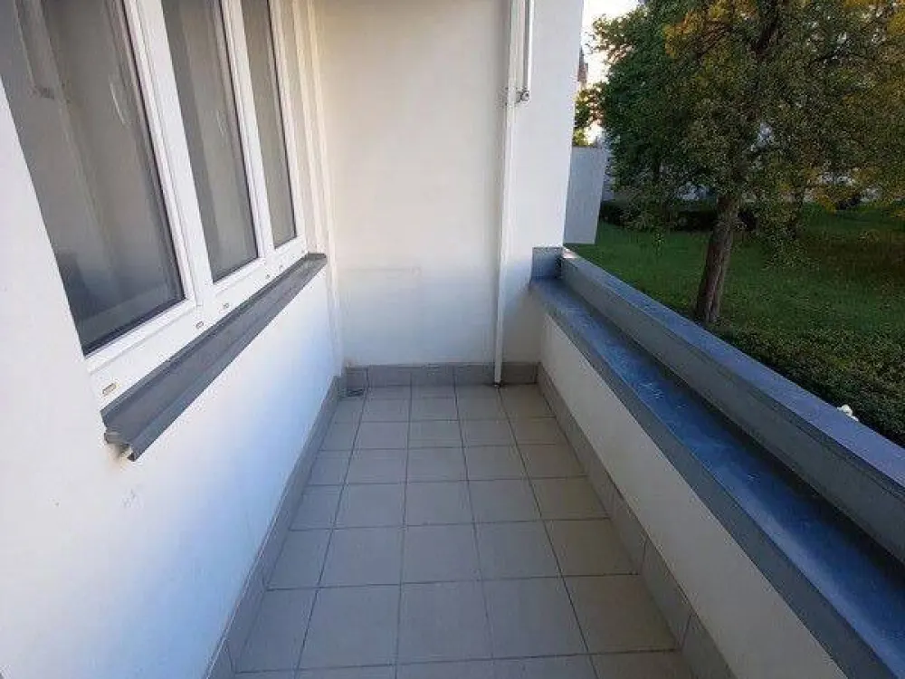 Frisch renovierte 3 Raumwohnung mit Balkon wartet auf Sie!