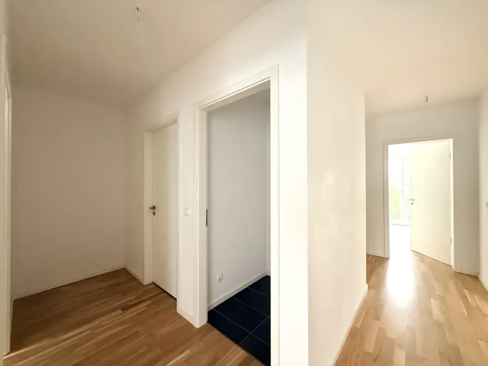 Moderne 4-Zimmerwohnung mit Terrasse und Balkon in ruhiger Lage