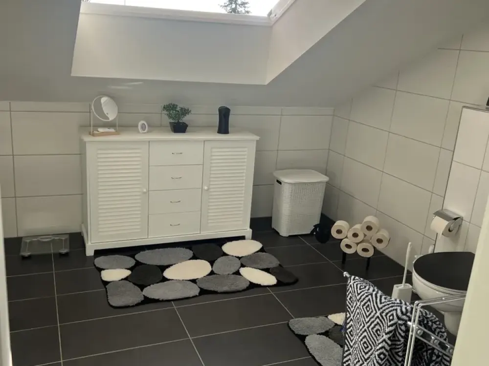 Exklusive Dachgeschosswohnung in Schiffweiler