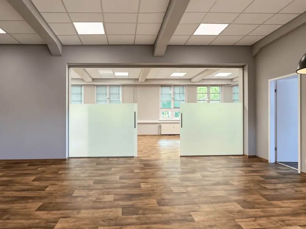 Commercial Living - Industrial Charm Meets Modern Work Environment!