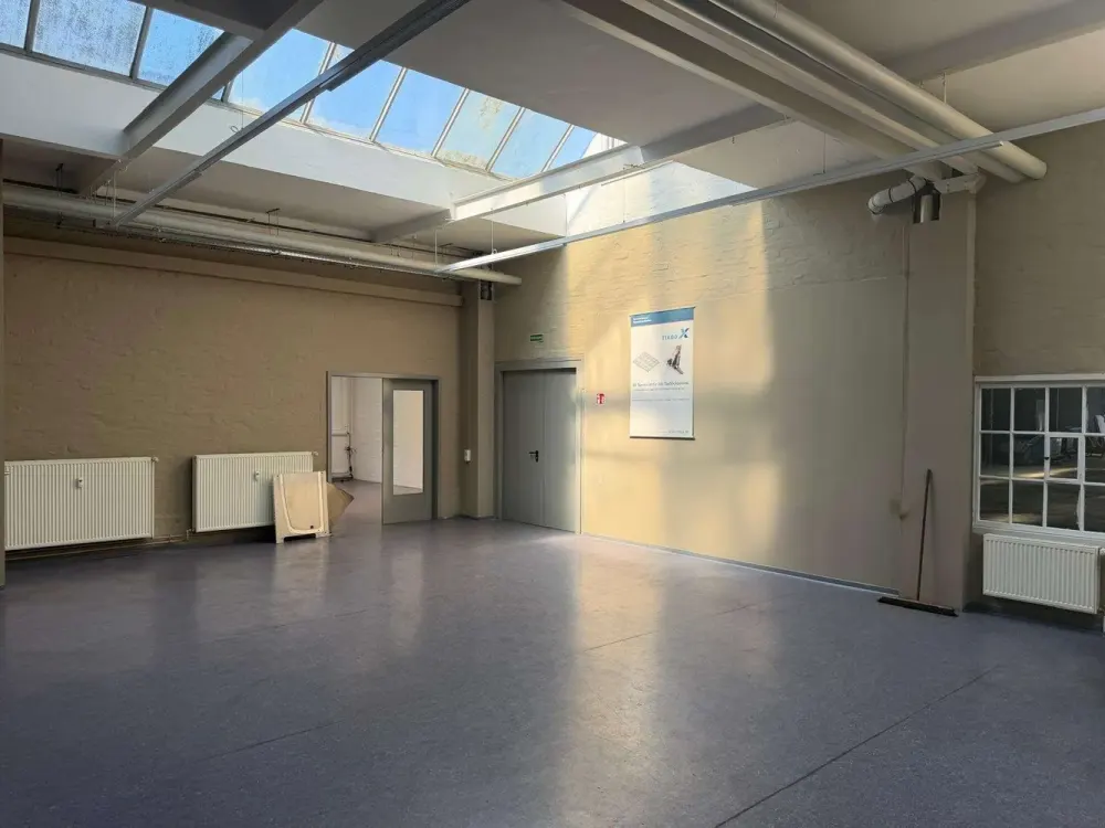 Commercial Living - Industrial Charm Meets Modern Work Environment!