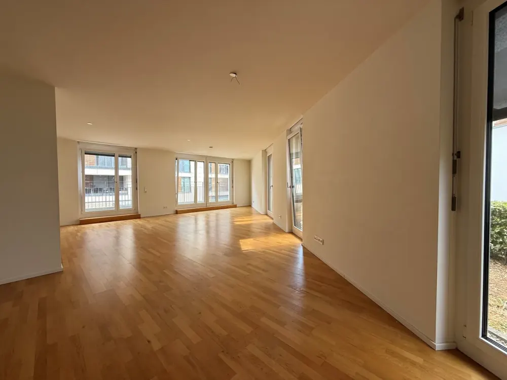 3 Zimmer in der Innenstadt - großer Balkon & Gartenanteil