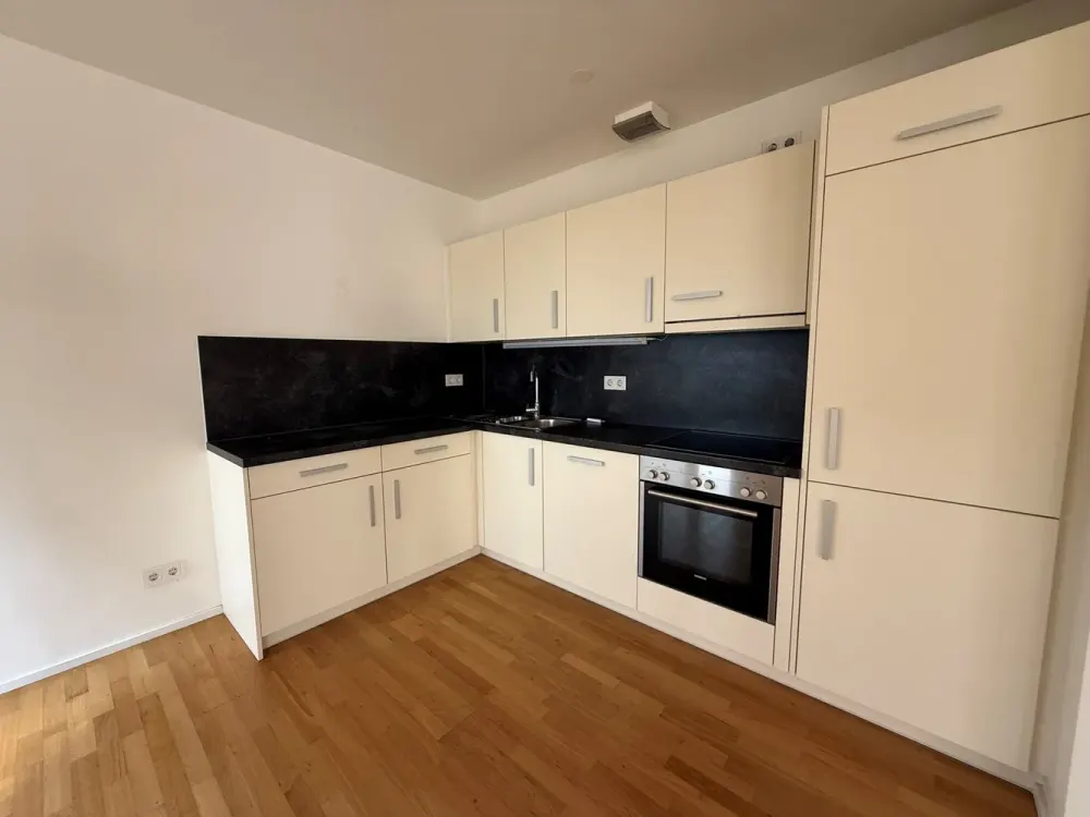 3 Zimmer in der Innenstadt - großer Balkon & Gartenanteil