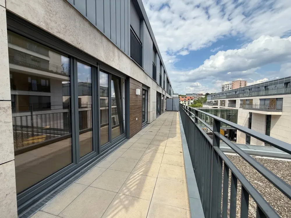 3 Zimmer in der Innenstadt - großer Balkon & Gartenanteil
