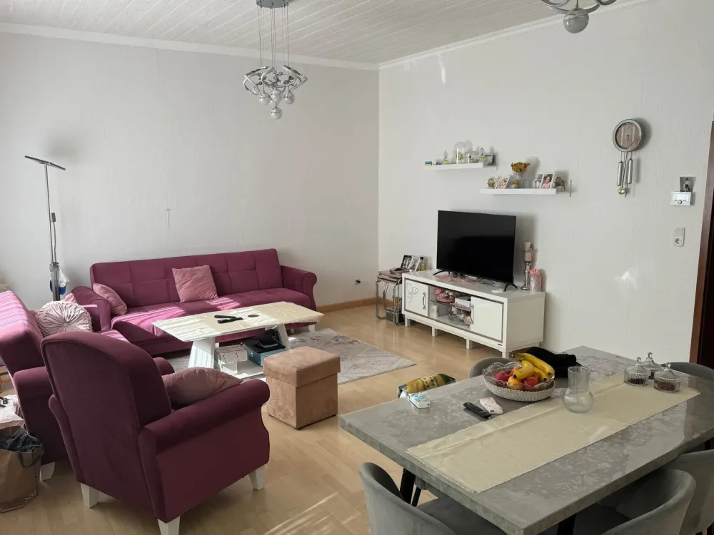 Großzügige Etagenwohnung ab sofort
