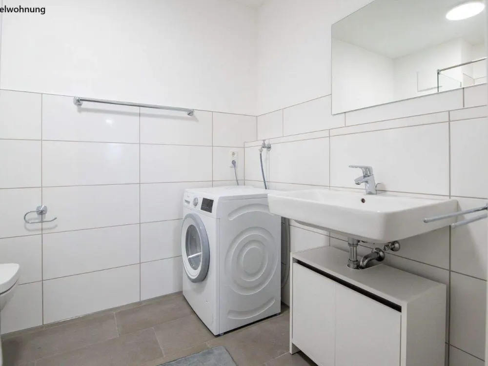 Moderne, möblierte 2-Zimmer-Wohnung mit Balkon & TG-Stellplatz