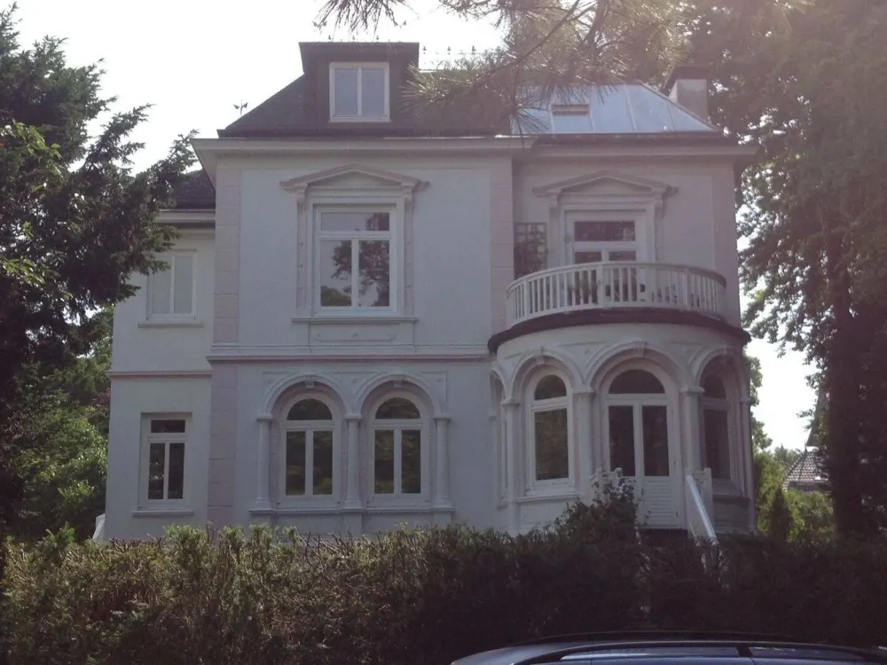 Erstbezug nach Sanierung: Leben im Dachgeschoss einer Jugendstilvilla in Hamburg Othmarschen
