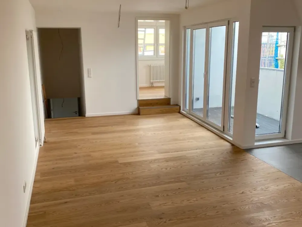 Wohnen und Arbeiten in moderner neuer 4-Zimmer Dachgeschosswohnung!
