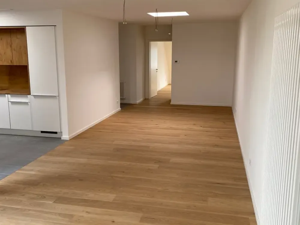 Wohnen und Arbeiten in moderner neuer 4-Zimmer Dachgeschosswohnung!