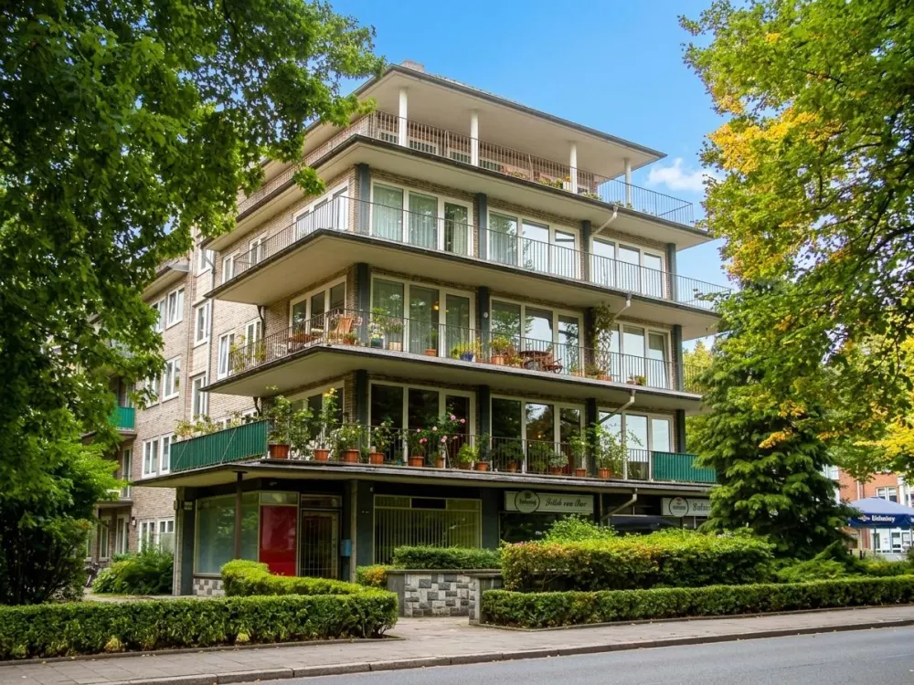 Lichtdurchflutete Wohnung mit umlaufender Dachterrasse zur Miete in Hamburg -Uhlenhorst - Wentzel Dr.